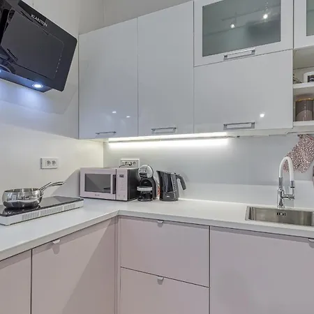 Studio Riva With Terrace * Πόρετς